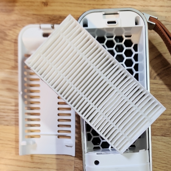 NEW LG PuriCare Mini wireless Air Purifier portable - Picture 6 of 9